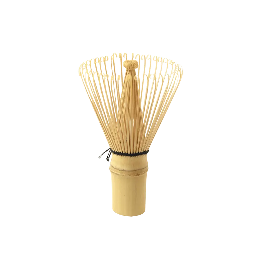 Tradicionális 80 szálas bambusz matcha habosító látható a képen.
