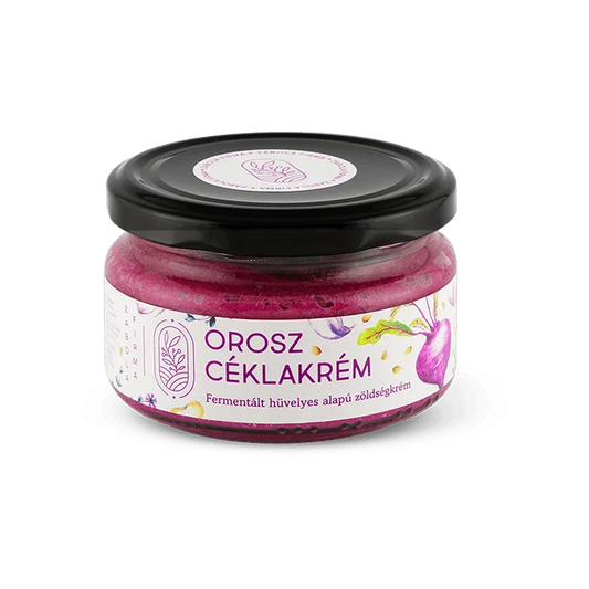 A gyönyörűen elkészített orosz céklakrémes üveget láthatunk a Lardershelf kínálatából. A címkén cékla fej található, a kupak fekete színű. 